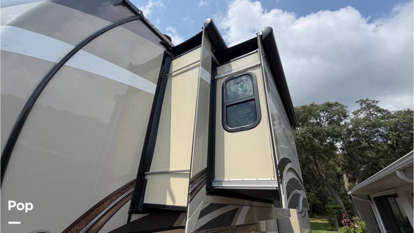 A photo of this 2020 Jayco Pinnacle 36SSWS
