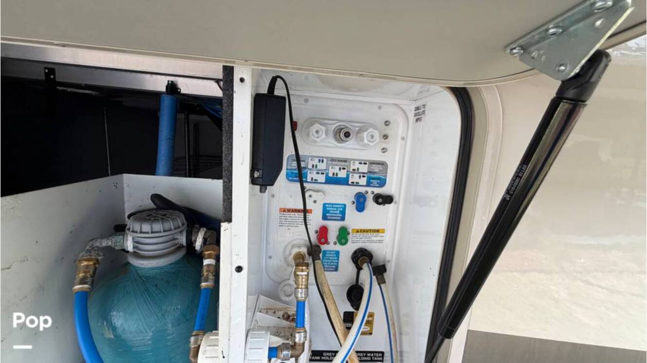 A photo of this 2020 Jayco Pinnacle 36SSWS