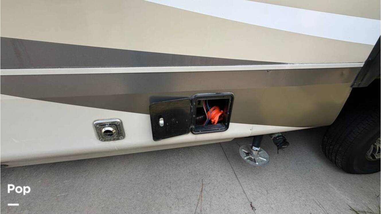 A photo of this 2020 Jayco Pinnacle 36SSWS