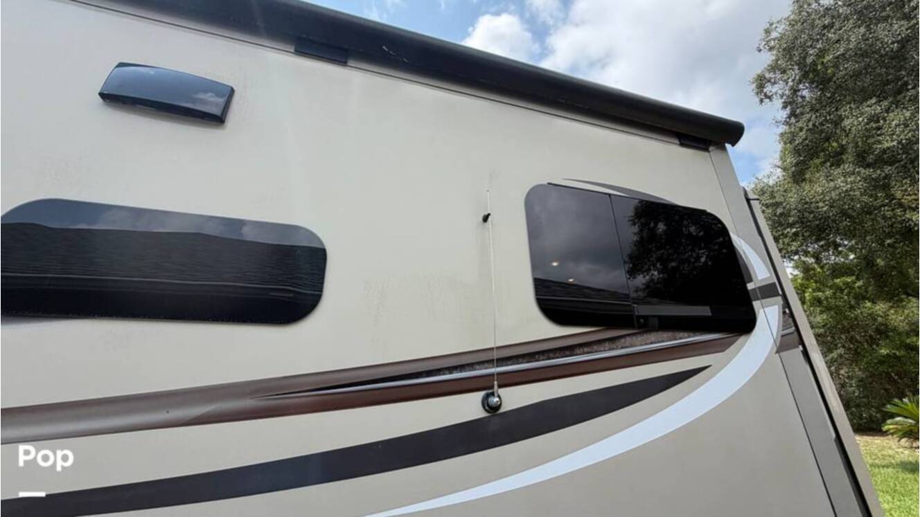 A photo of this 2020 Jayco Pinnacle 36SSWS