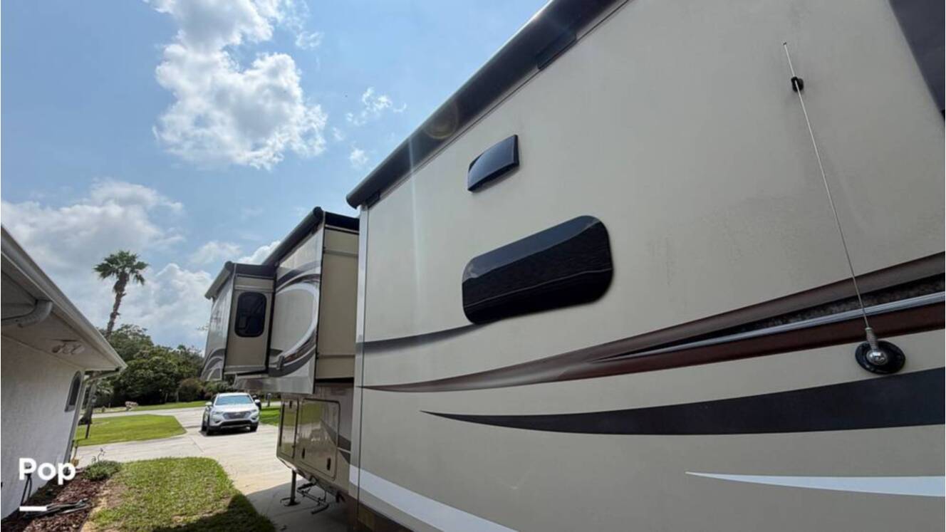 A photo of this 2020 Jayco Pinnacle 36SSWS