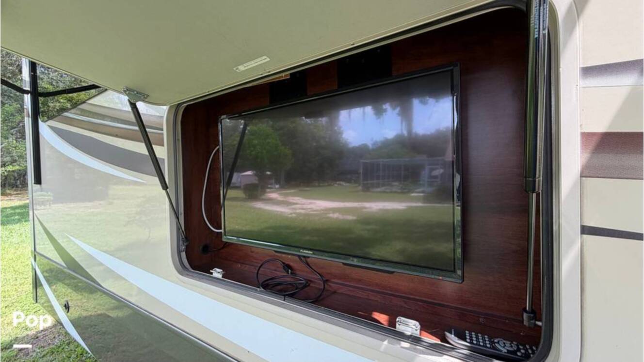 A photo of this 2020 Jayco Pinnacle 36SSWS