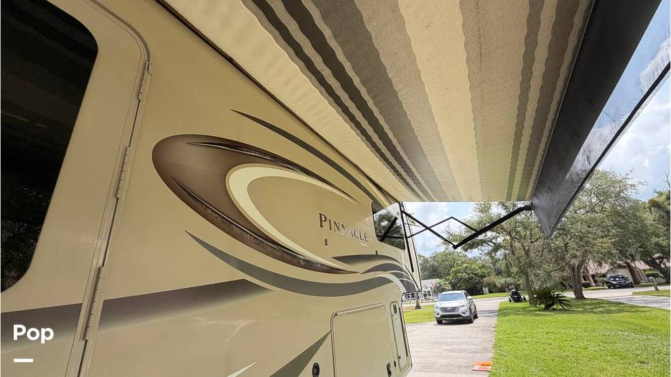 A photo of this 2020 Jayco Pinnacle 36SSWS