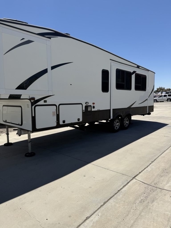 2020 Kz Durango Half-Ton D256RKT in los banos