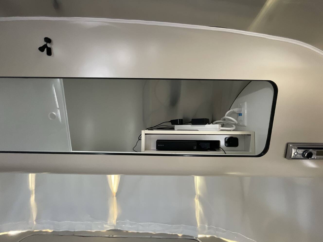 A photo of this 2018 Airstream INTERNATIONAL SIGNATURE 30RB TWIN