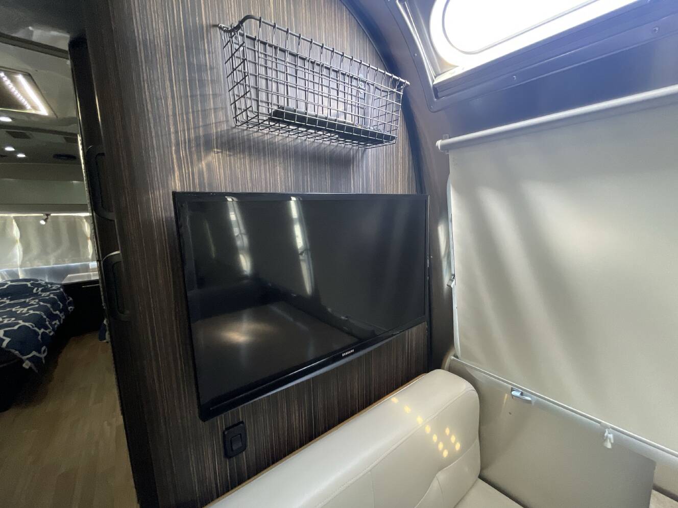 A photo of this 2018 Airstream INTERNATIONAL SIGNATURE 30RB TWIN