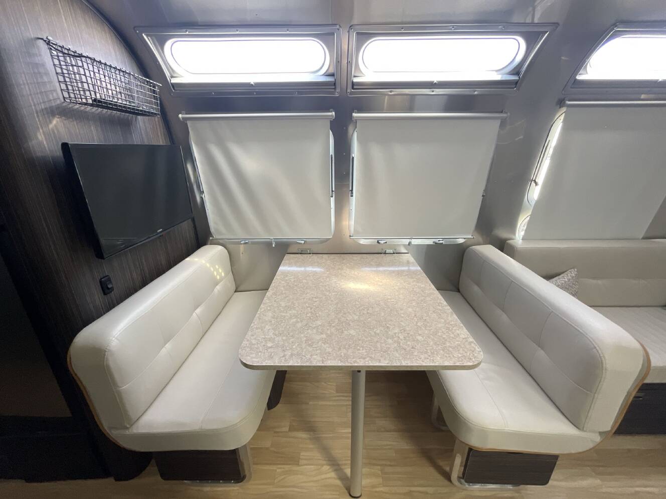 A photo of this 2018 Airstream INTERNATIONAL SIGNATURE 30RB TWIN