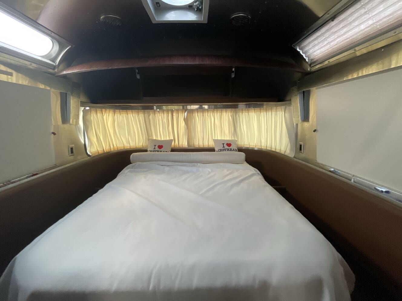 A photo of this 2016 Airstream LAND YACHT 28FB