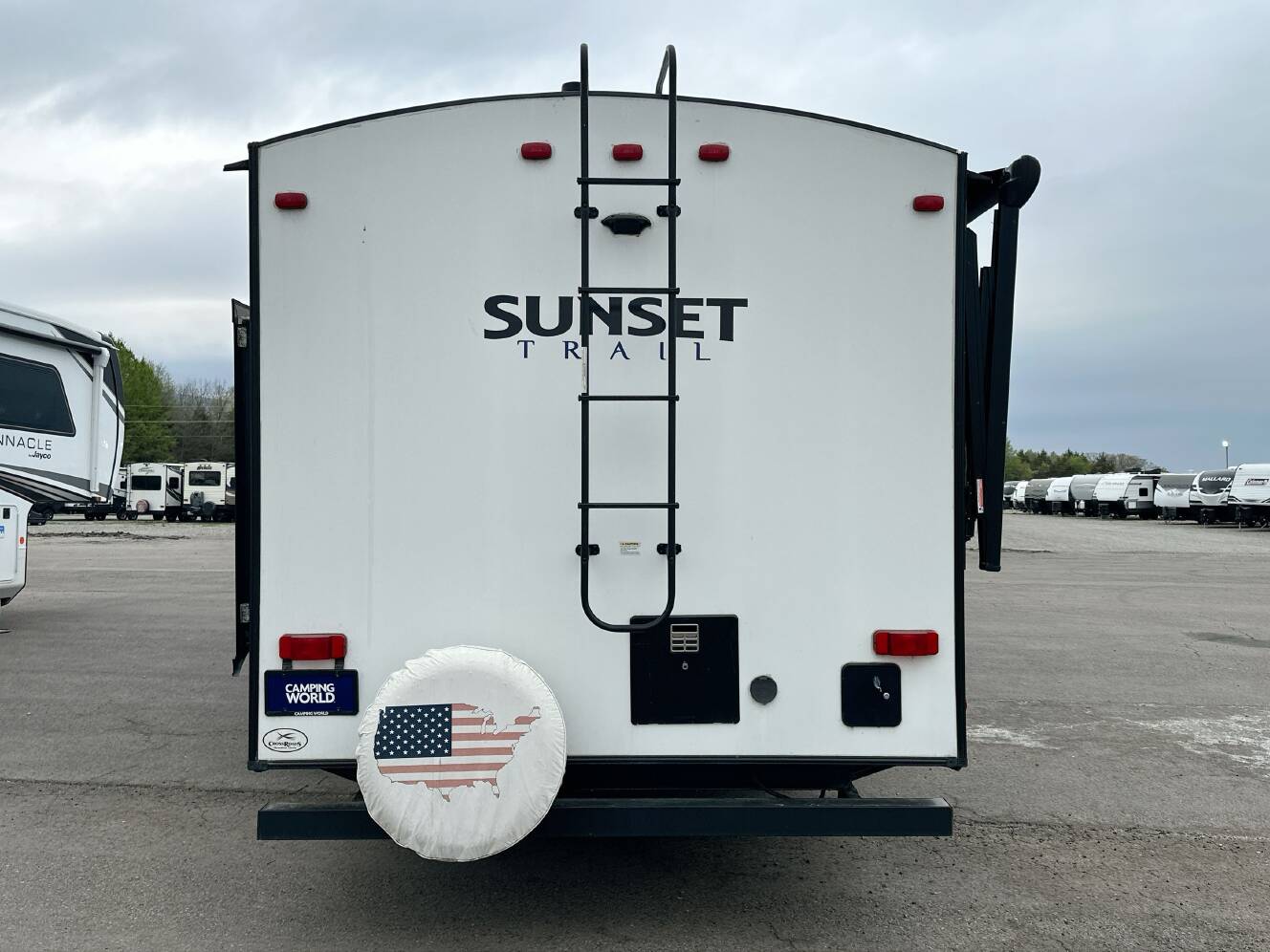 A photo of this 2022 Crossroads SUNSET TRAIL 242BH