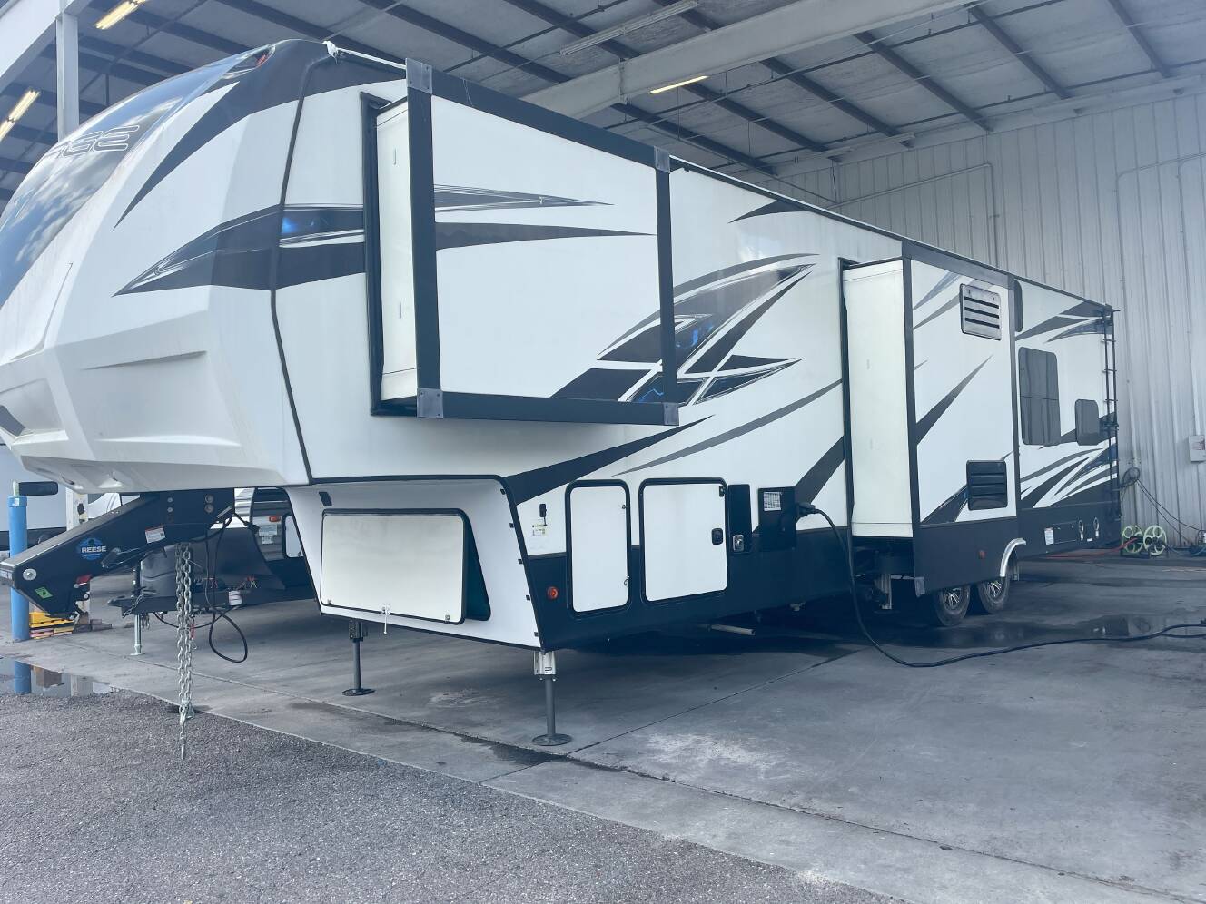 A photo of this 2019 Dutchmen VOLTAGE 3655