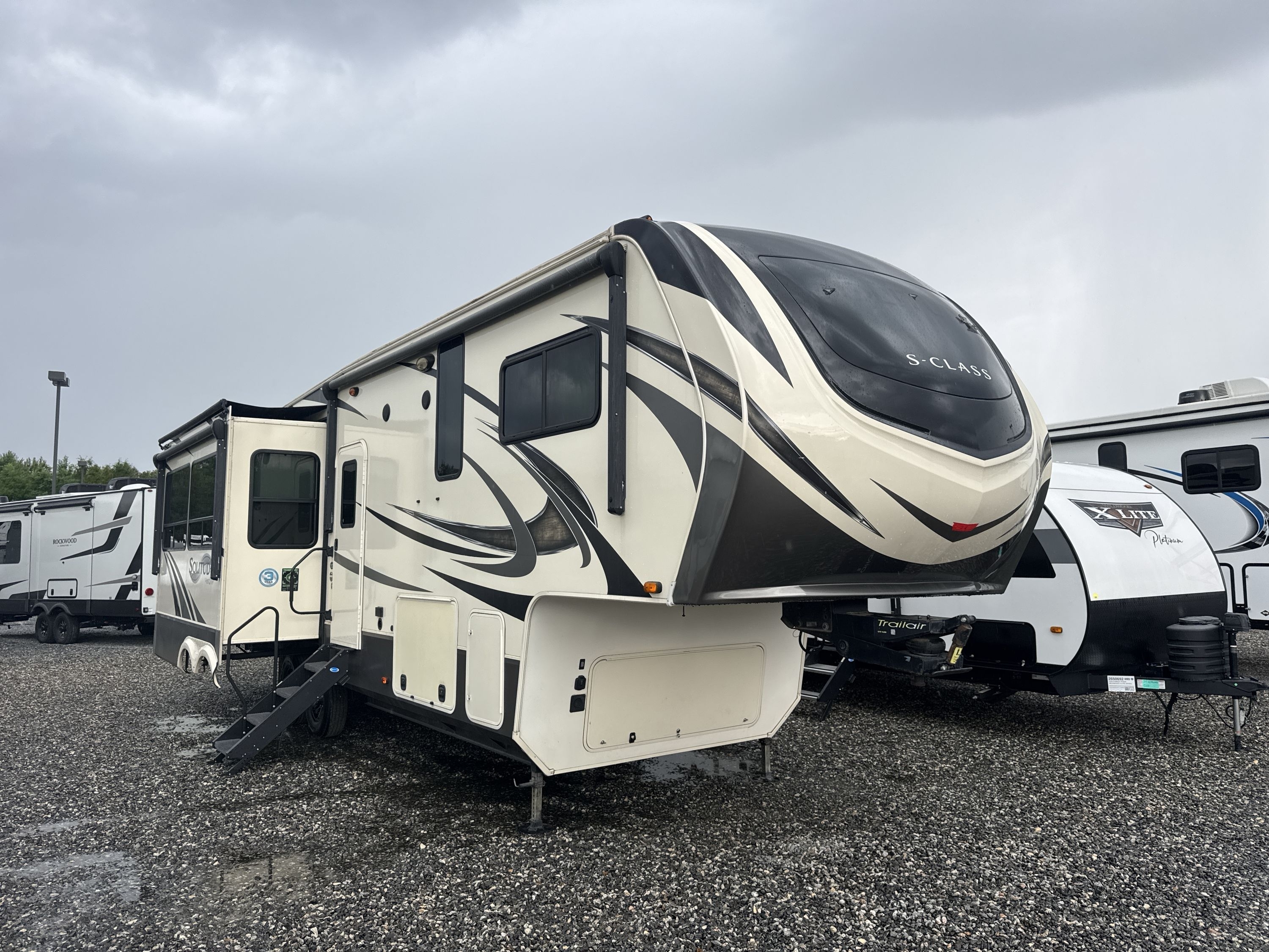2020 Grand Design SOLITUDE 2930RL RV