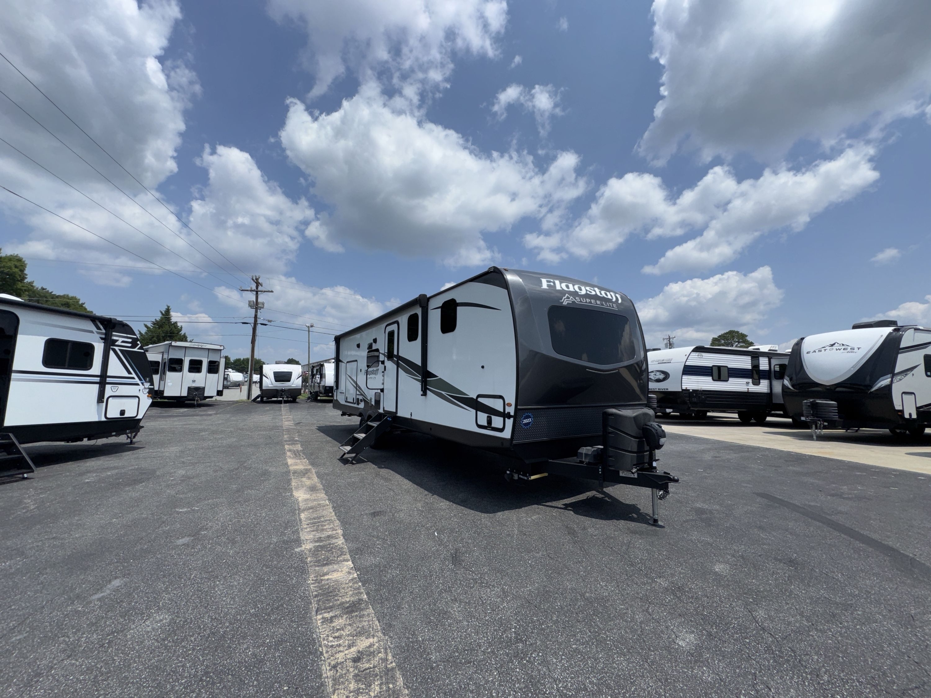 2023 Forest River FLAGSTAFF SUPER LITE 29RLBS in colfax NC
