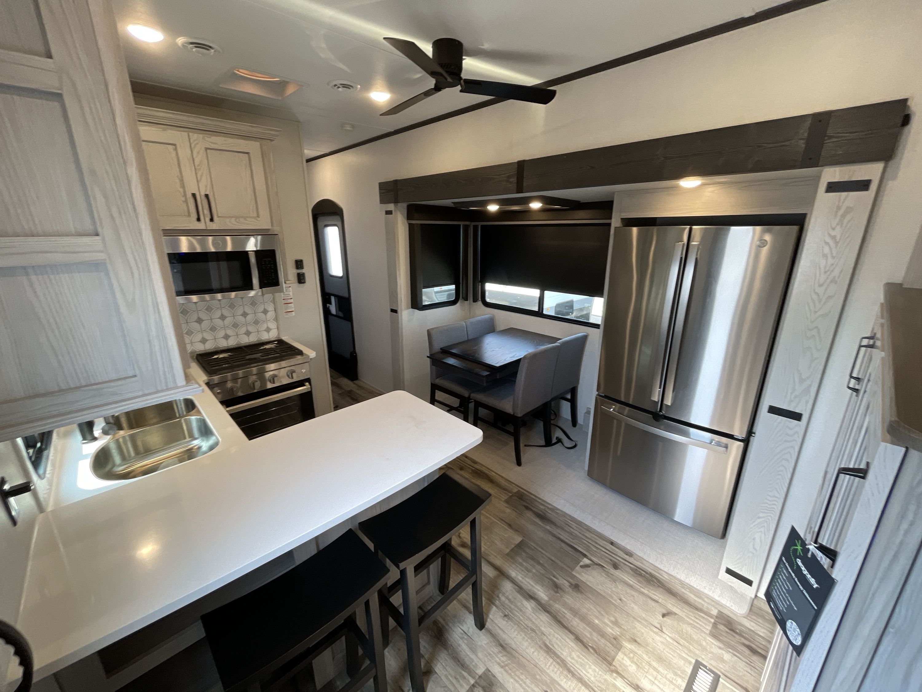 2023 Keystone MONTANA HIGH COUNTRY 377FL in wentzville MO