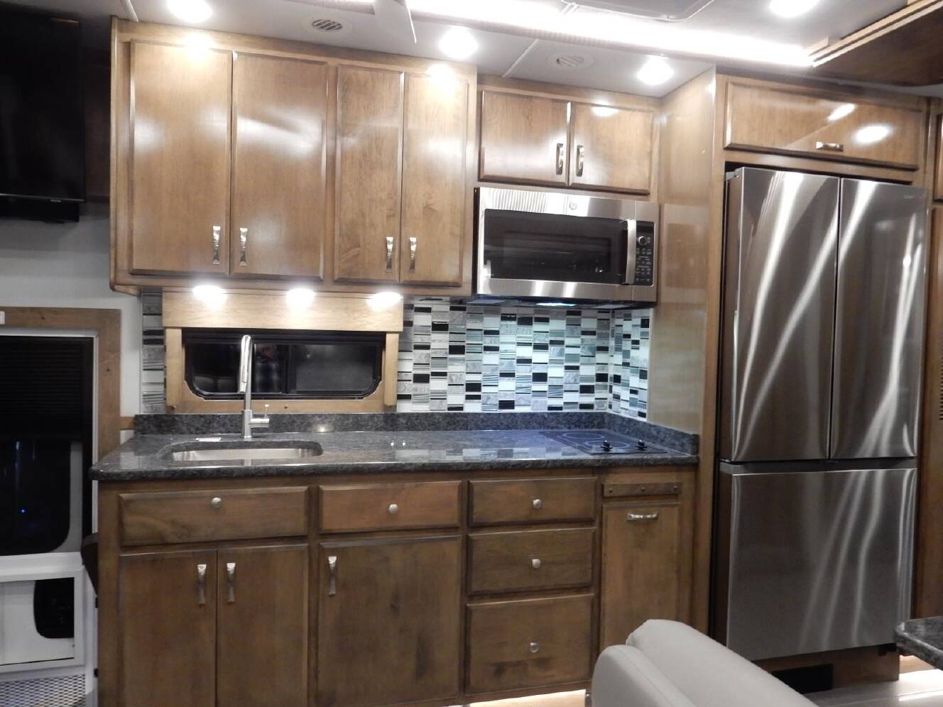 A photo of this 2027 Show Hauler SH1377T1-36
