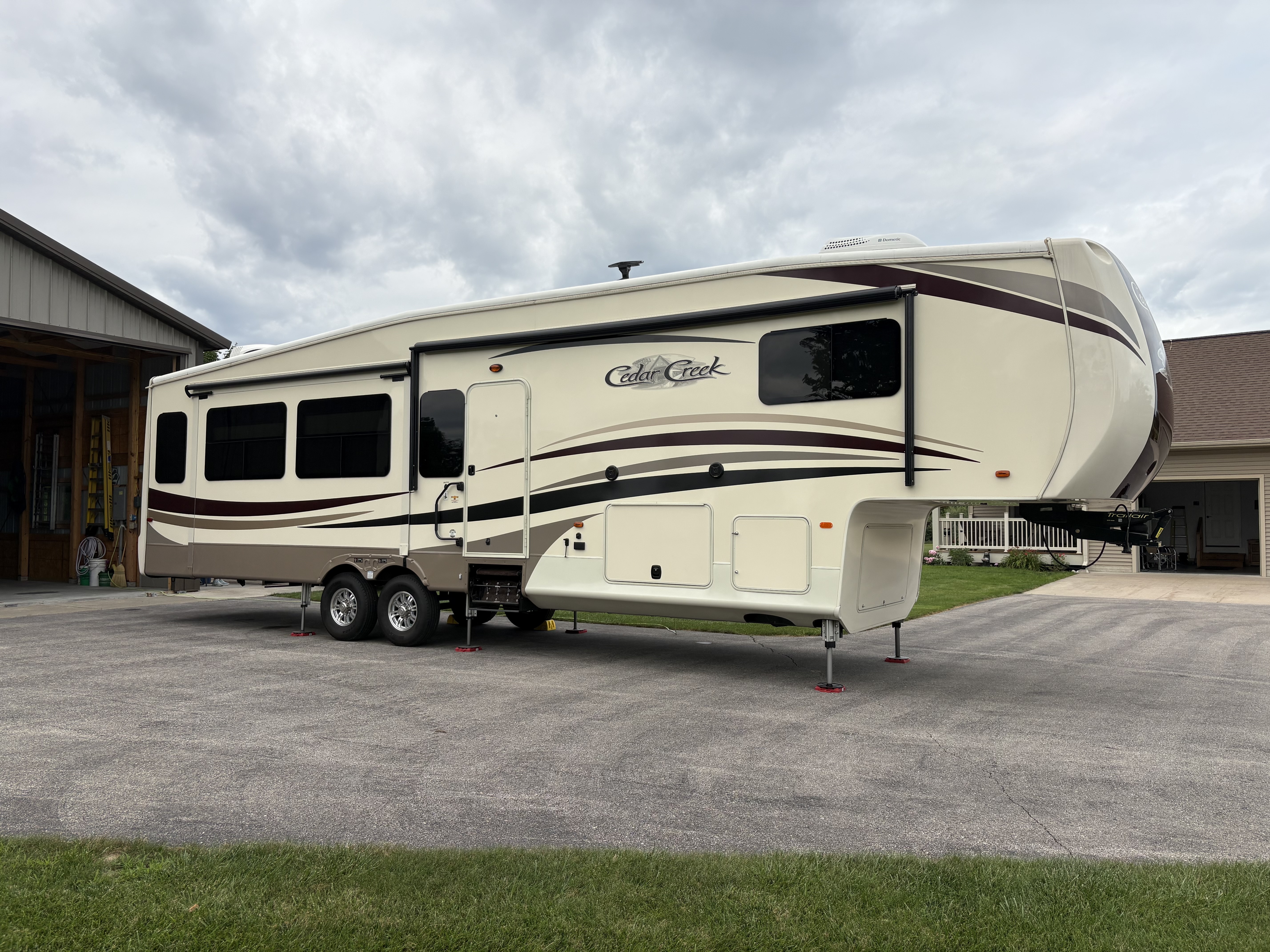 2017 Forest River CEDAR CREEK HATHAWAY 36CK2 RV