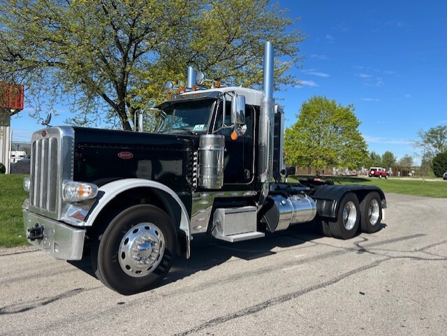 2023 PETERBILT 389 in Zanesville, OH