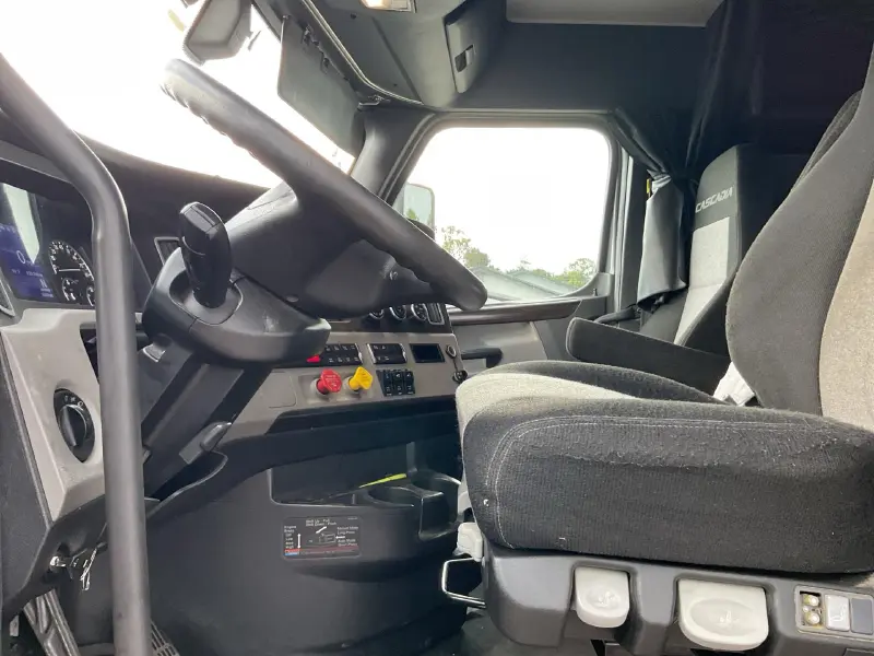 2019 FREIGHTLINER CASCADIA 126