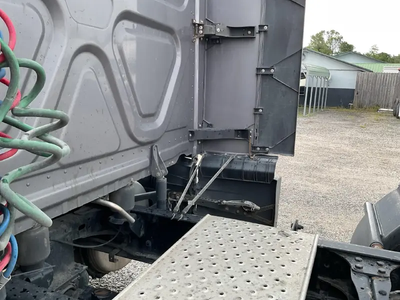 2019 FREIGHTLINER CASCADIA 126