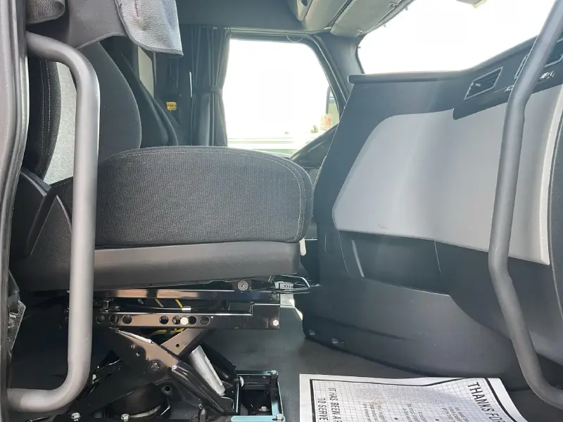 2019 FREIGHTLINER CASCADIA 126