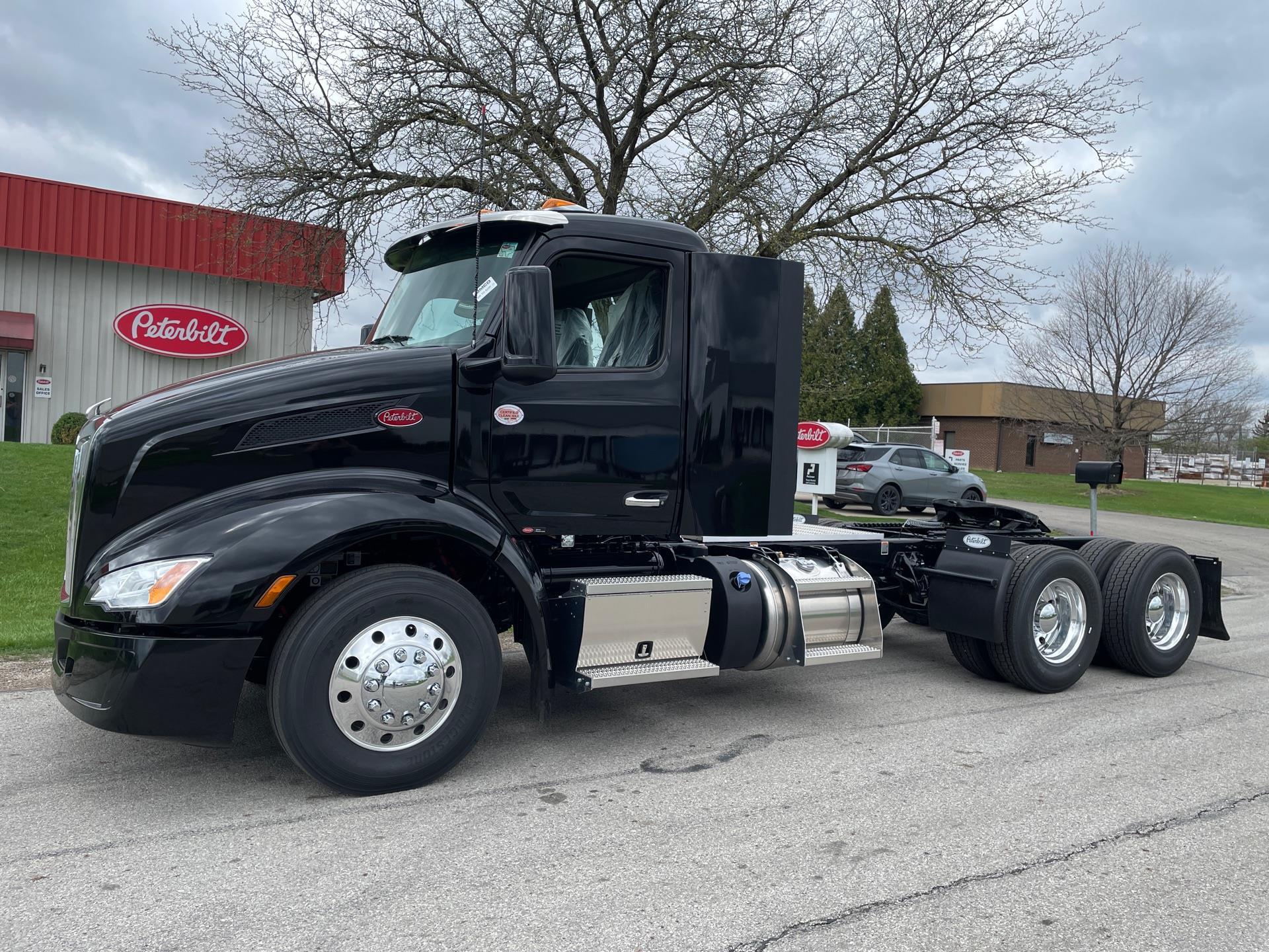 2027 PETERBILT 579 in Grove City, OH
