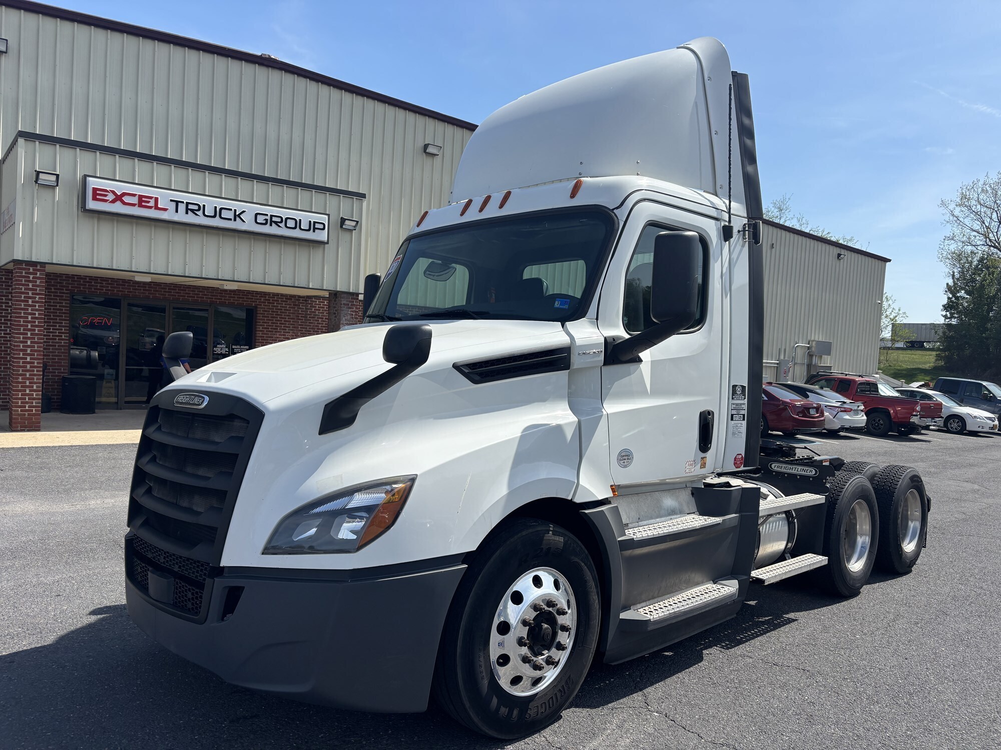 2020 FREIGHTLINER CASCADIA 126 in Chester, VA