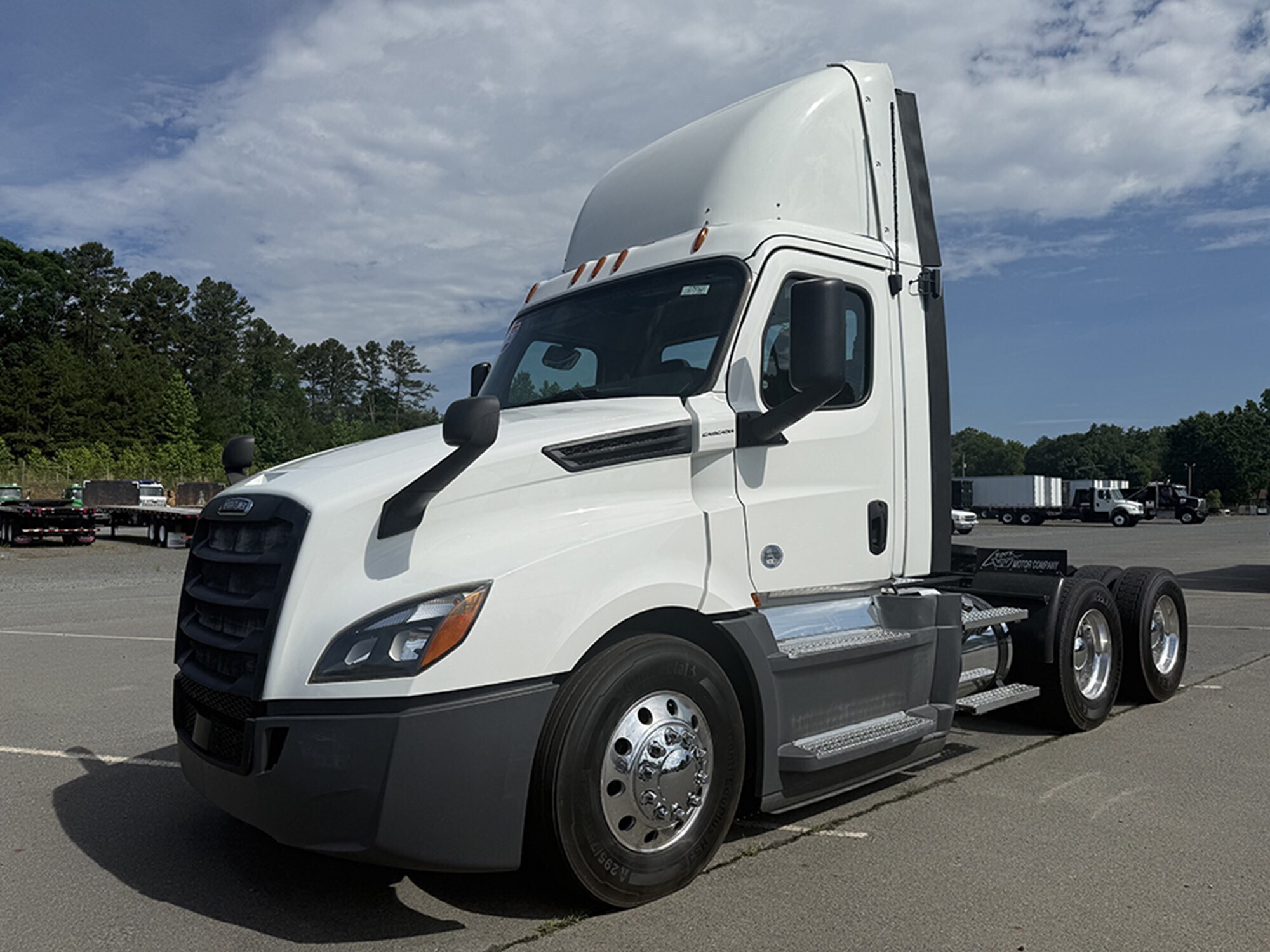 2020 FREIGHTLINER CASCADIA 126 in Chester, VA