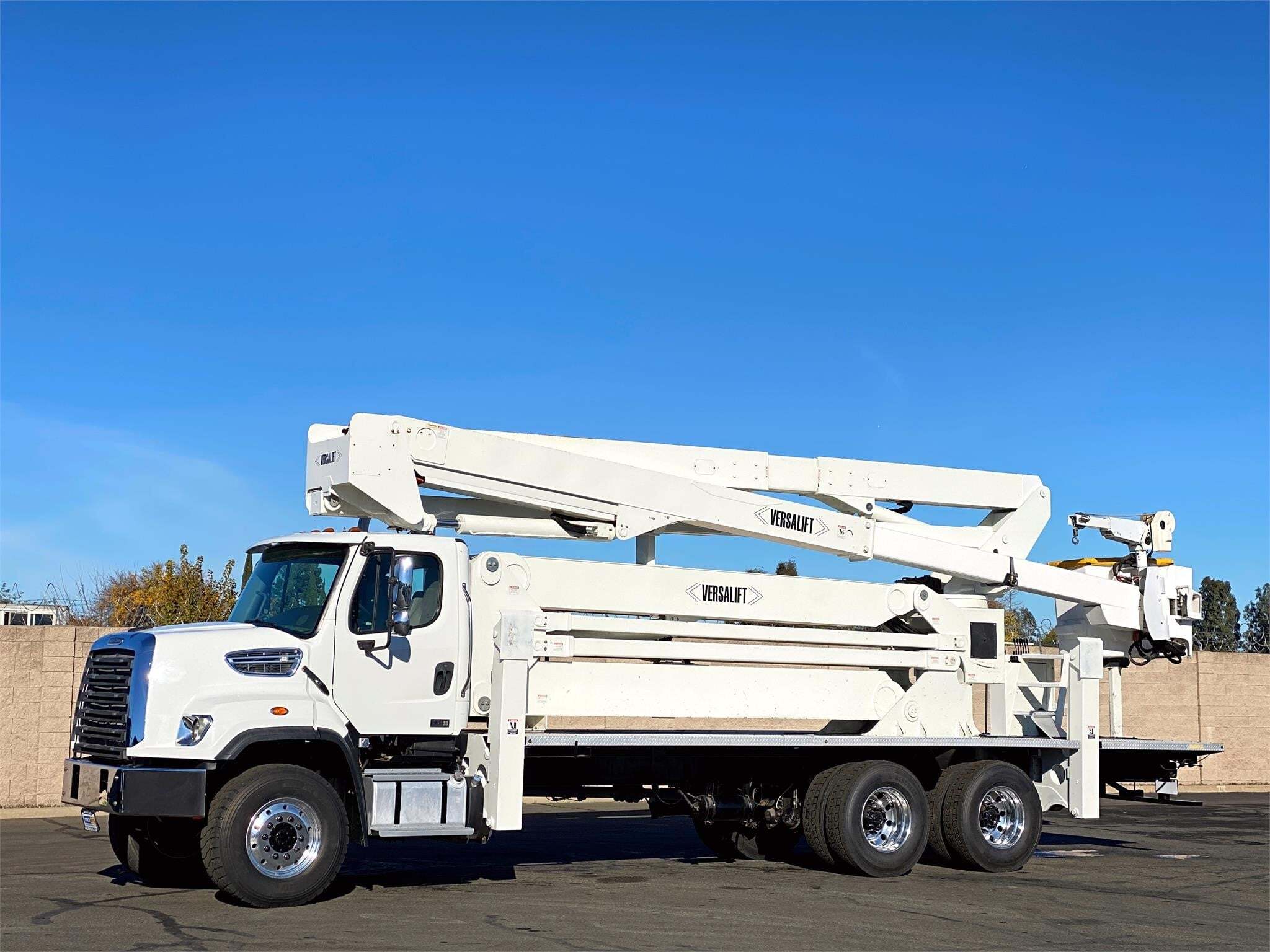 2015 FREIGHTLINER 108SD in Sacramento, CA