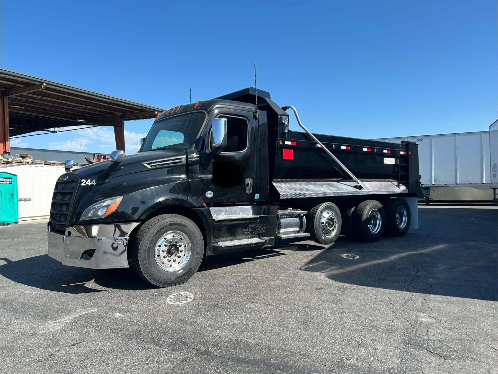 2019 FREIGHTLINER CASCADIA 126 in North Las Vegas, NV