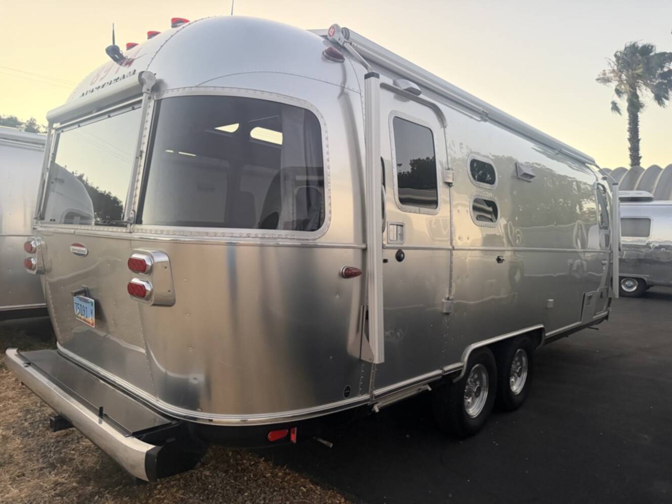 A photo of this 2018 Airstream INTERNATIONAL SERENITY 25FBQ