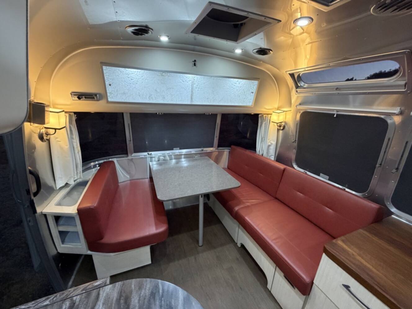 A photo of this 2018 Airstream INTERNATIONAL SERENITY 25FBQ