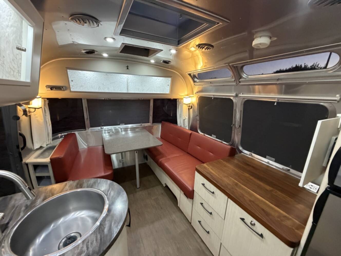 A photo of this 2018 Airstream INTERNATIONAL SERENITY 25FBQ