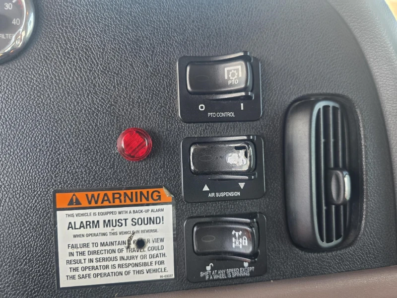 2011 PETERBILT 384