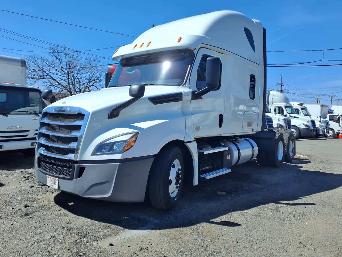 2020 FREIGHTLINER CASCADIA 126 in Moonachie, NJ