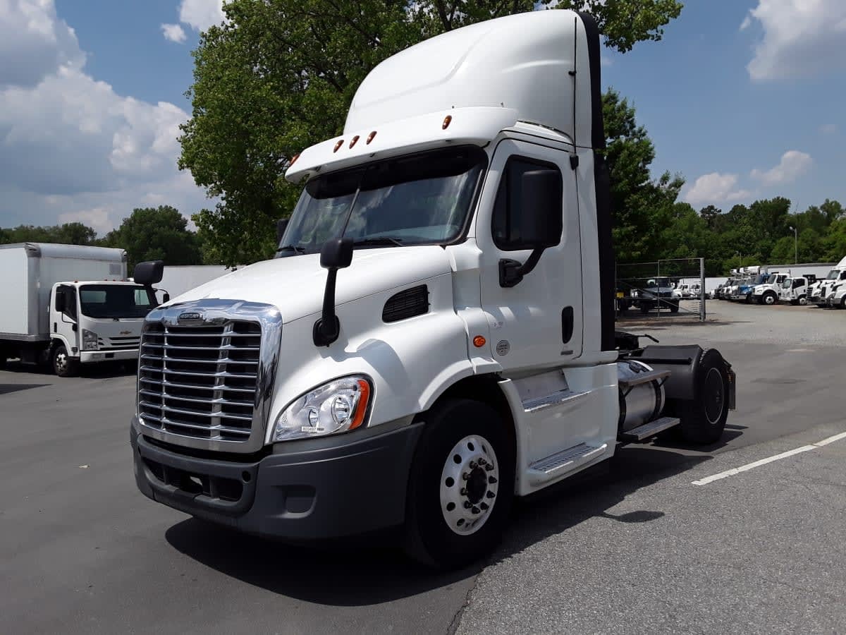 2019 FREIGHTLINER CASCADIA 113 in Charlotte, NC