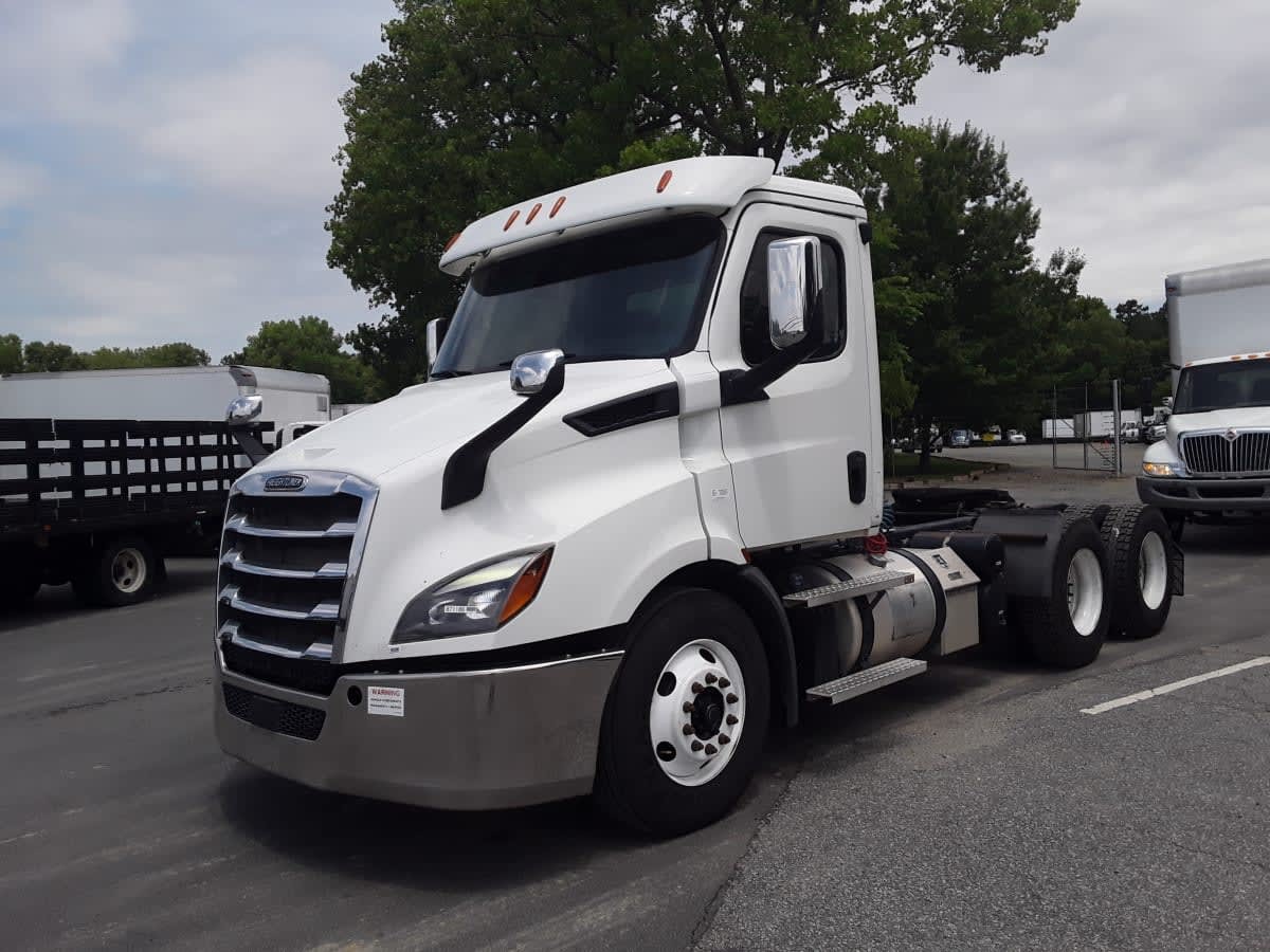 2020 FREIGHTLINER CASCADIA 116 in Charlotte, NC