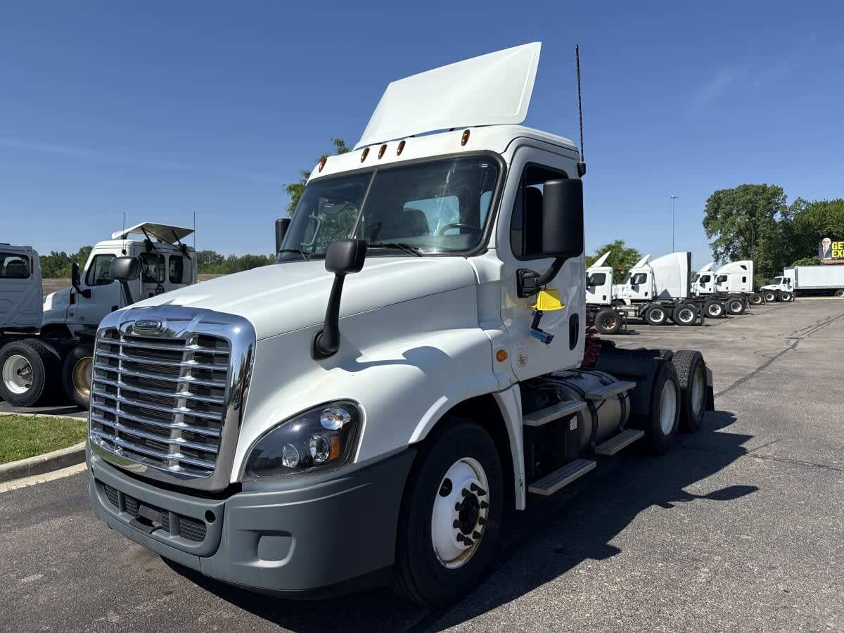 2019 FREIGHTLINER CASCADIA 125 in Taylor, MI