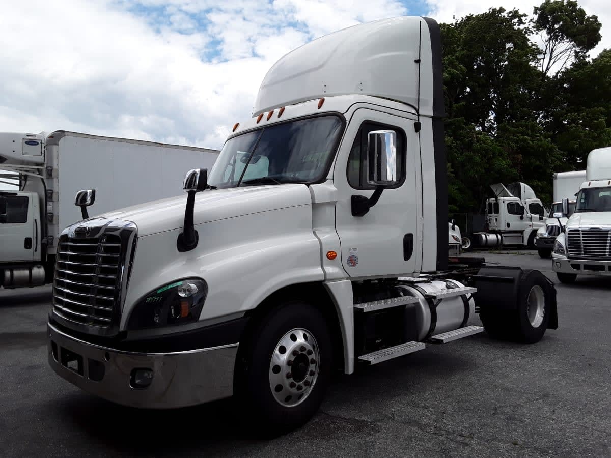 2020 FREIGHTLINER CASCADIA 125 in Allentown, PA