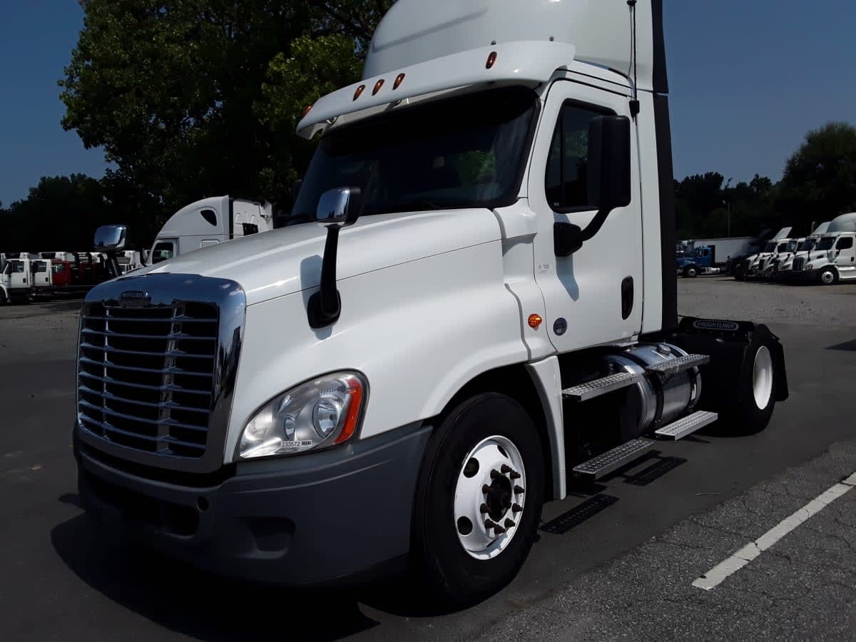2020 FREIGHTLINER CASCADIA 125 in Charlotte, NC