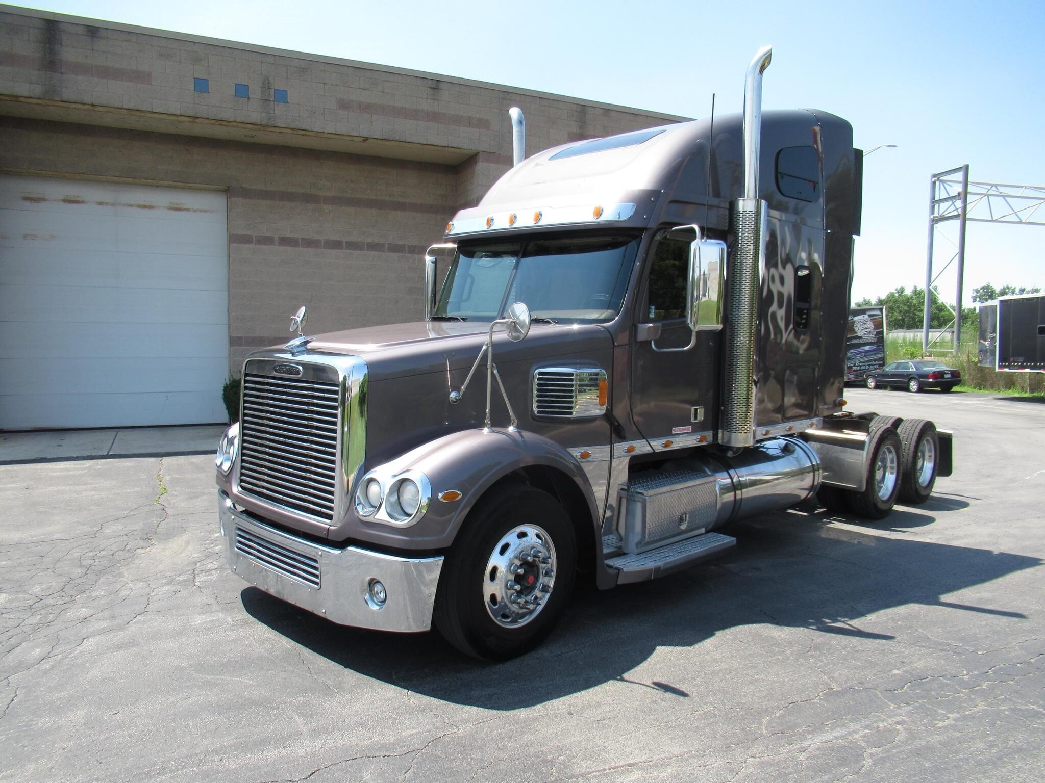2020 FREIGHTLINER CORONADO 132 in Alsip, IL