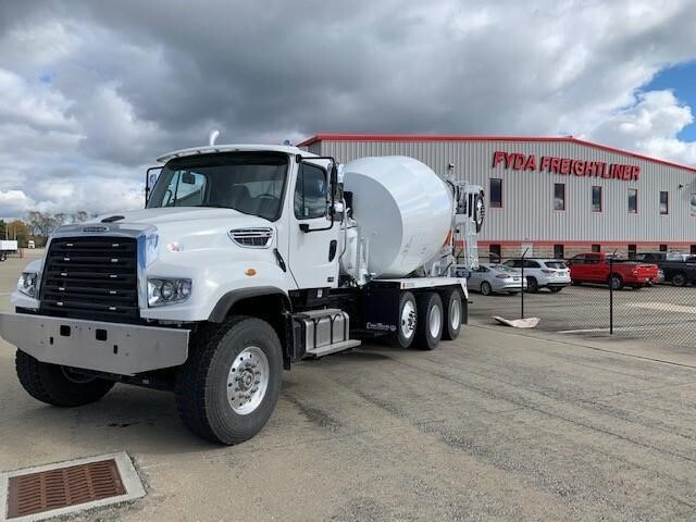 2027 FREIGHTLINER 114SD in Zanesville, OH