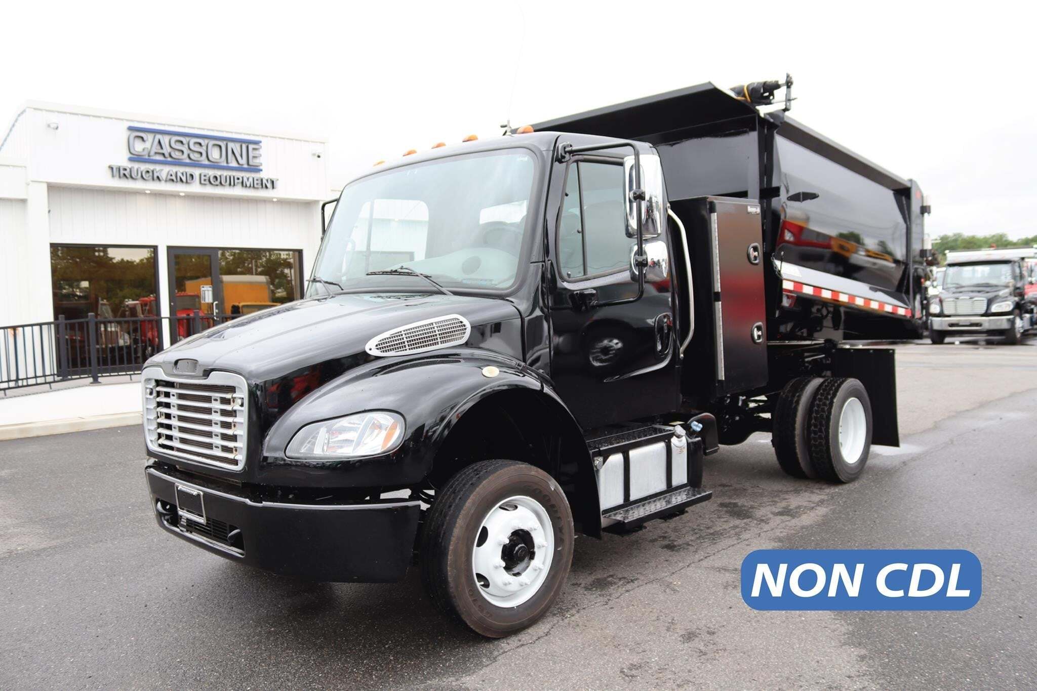 2015 FREIGHTLINER BUSINESS CLASS M2 106 in Ronkonkoma, NY