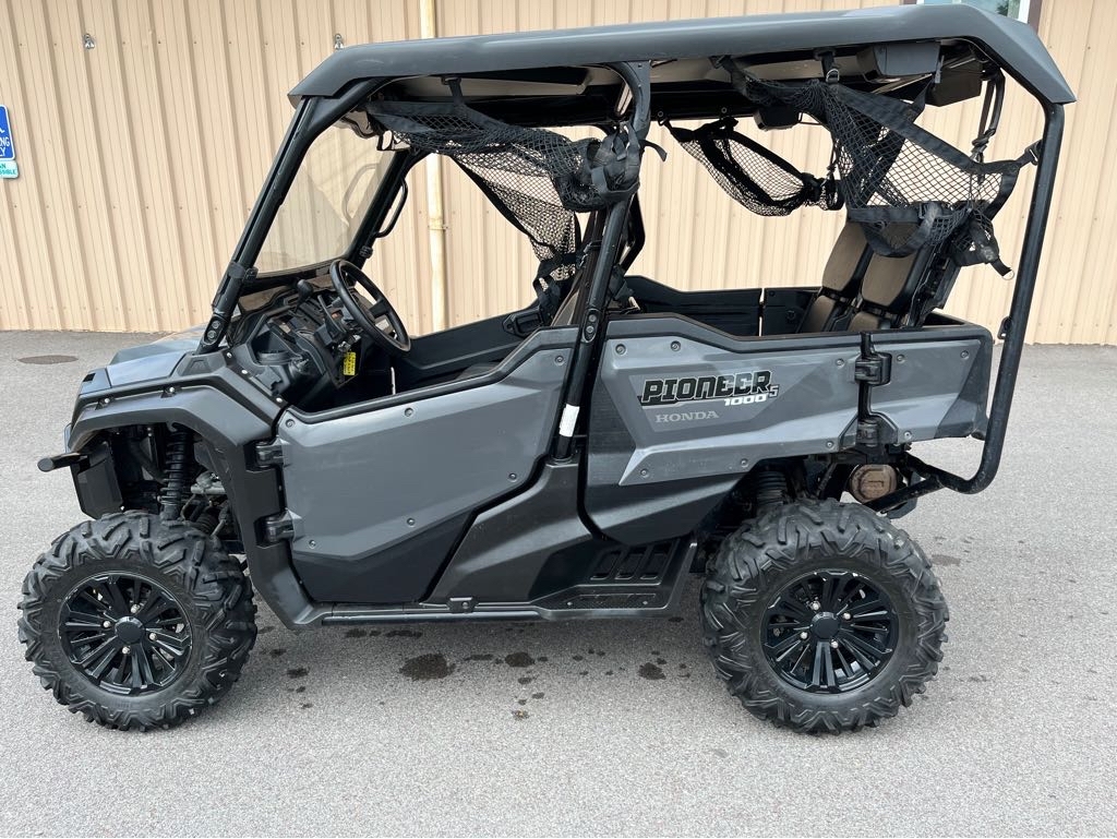 2016 Honda Pioneer 1000-5 Deluxe in bloomsburg PA