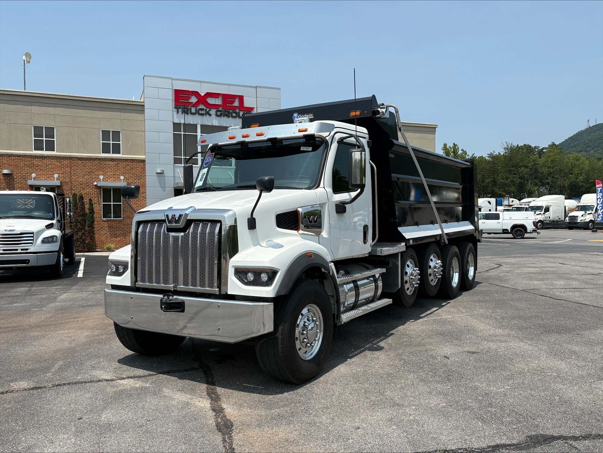 2024 WESTERN STAR 47X in Chester, VA