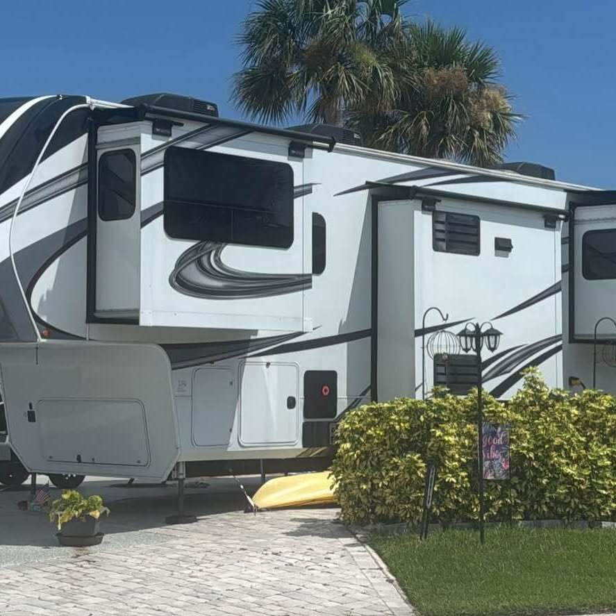 2023 Grand Design SOLITUDE 380FL RV
