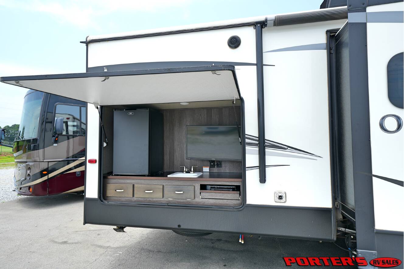 A photo of this 2019 Keystone OUTBACK 335CG