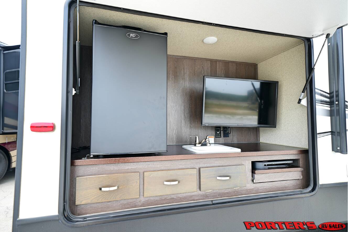 A photo of this 2019 Keystone OUTBACK 335CG