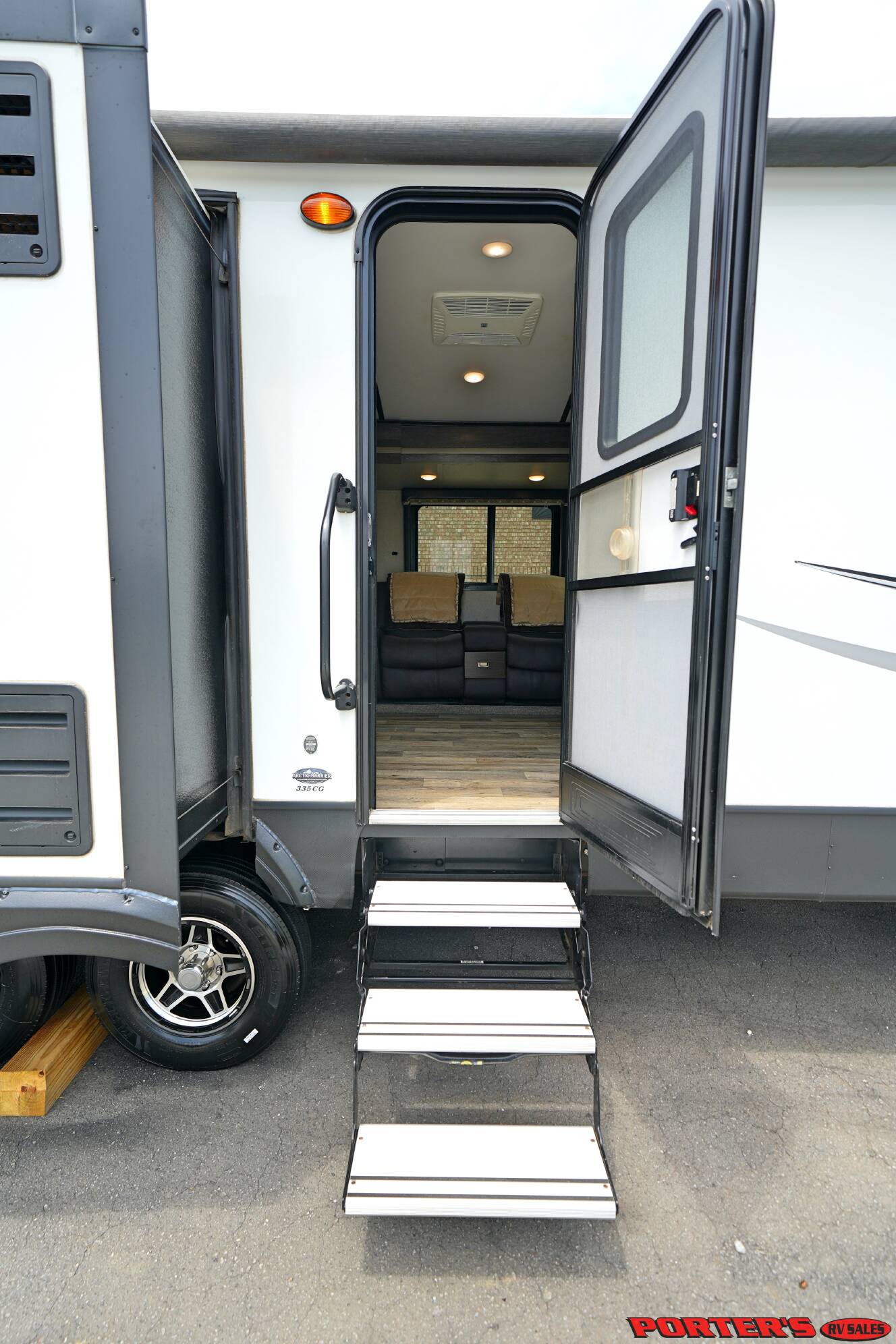 A photo of this 2019 Keystone OUTBACK 335CG
