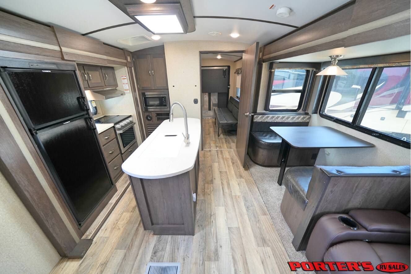 A photo of this 2019 Keystone OUTBACK 335CG
