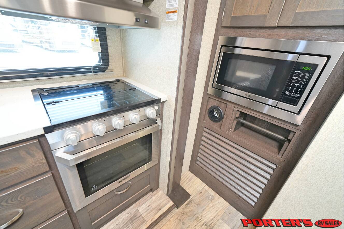 A photo of this 2019 Keystone OUTBACK 335CG