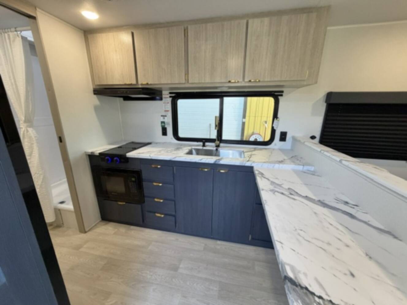 A photo of this 2027 East To West ACCLAIM 2650FL